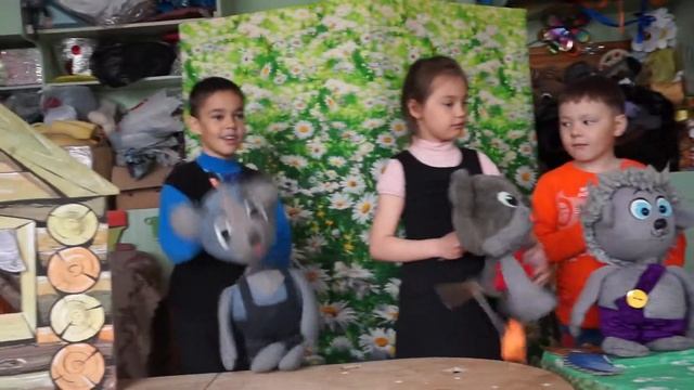 На занятиях в кукольном театре(репетиция) смотреть онлайн