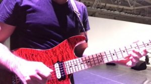 Арпеджио теппингом -  Роман Бондаренко | Guitar Wars