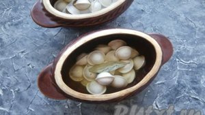 Замороженные пельмени в горшочках в духовке