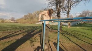 ОТЖИМАНИЯ НА БРУСЬЯХ С НУЛЯ |КАК НАУЧИТСЯ ОТЖИМАТЬСЯ НА БРУСЬЯХ?