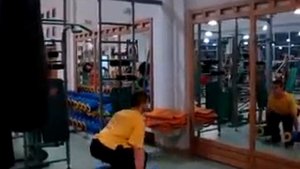 Приседания с гантелями.flv