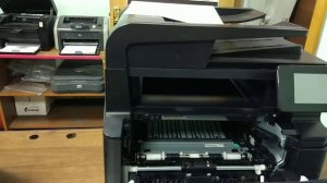 HP PRO 400MFP M425dn - горизонтальные полосы.