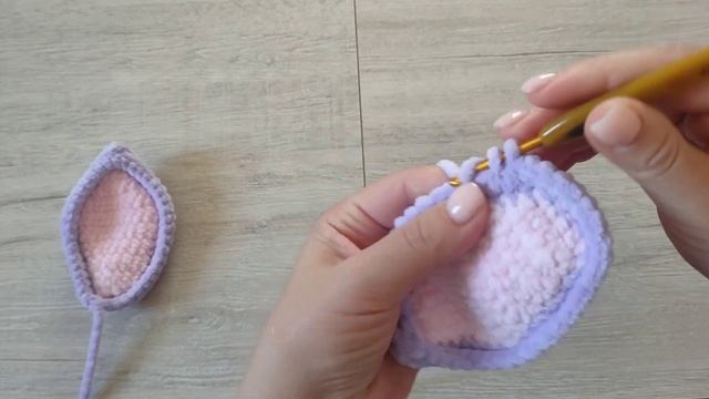 Зайка крючком || Подробный попетельный мастер класс || Часть 3 || Ушки, хвостик, оформление || смотреть онлайн