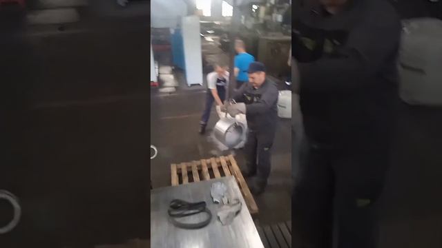 Запрессовка детали жидким азотом. смотреть онлайн