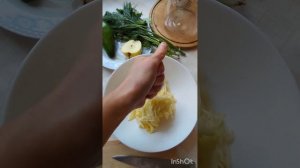 Салат из  жёлтой репы.