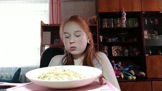 МУКБАНГ. лапша wok. я вернулась. смотреть онлайн