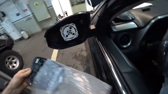 RAV-4 (16г.в.). Замена зеркального элемента. смотреть онлайн