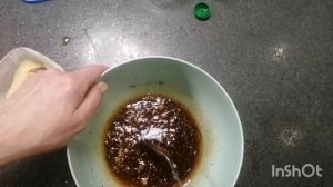 Куриные крылья в соевом соусе с чесноком и мёдом.