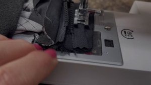 ✂️КАК ЗАМЕНИТЬ МОЛНИЮ в карманах на КУРТКЕ .. ньюансы и мой опыт ..