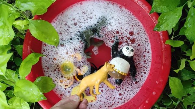 Учим животных на английском Диназавр Краб Муха Панда Курица Лев Развивающие Мультики Для Дети смотреть онлайн