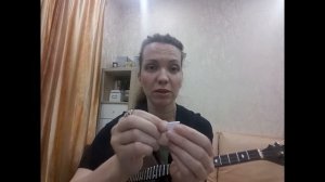 Как сделать медиатор из бумаги.