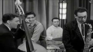 Bill Haley & The Comets - See You Later Alligator.