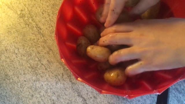 Випуртуй шивили. Печёная картошка смотреть онлайн