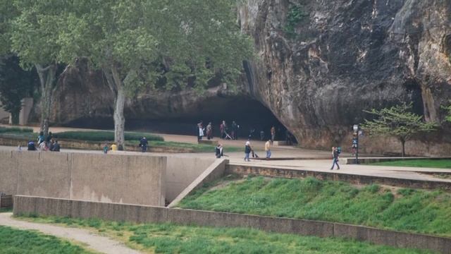 Римський акведук Пон-дю-Гар на річці Гар (Гардон). Лангедок, Франція. смотреть онлайн