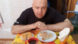 Мукбанг. Бутерброды с икрой и паштетом, чак чак и чай. РОСТОВ-Оренбург 3:2 самый валидольный матч.
