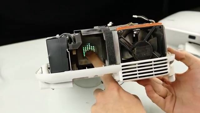 3LCD vs DLP Projector Teardown - What is inside ? [4K] смотреть онлайн