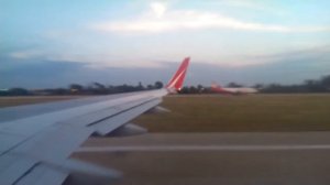 Взлёт самолёта Boeing 757-200