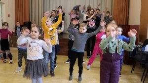 От улыбки станет всем теплей!