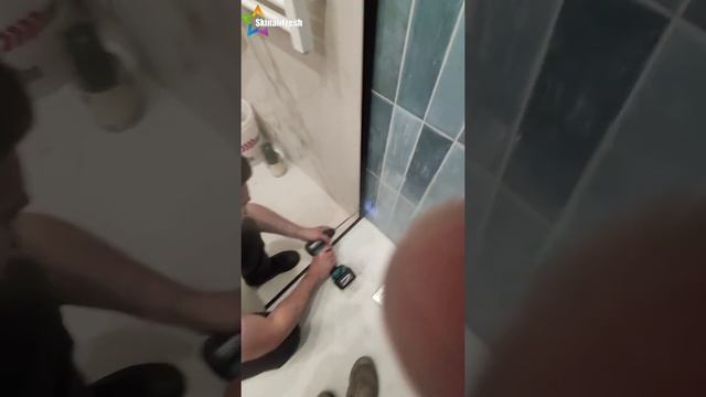 установка раздвижной душевой перегородки
