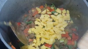 Лагман . Вкусный , сытный , домашний лагман