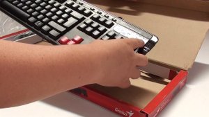 UnBoxing KB-G235 Gaming Keyboard Perfect for FPS/STG games Genius