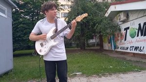 Уличный музыкант Кирилл сыграл для меня "Группа крови" Кино #Луганск