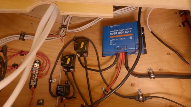 DIY RV Electrical Tour- Solar, Victron, 12v LED Lighting