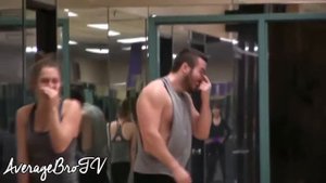 СТОЯК В ТРЕНАЖЕРНОМ ЗАЛЕ  ЖЕСТКИЙ ПРАНК