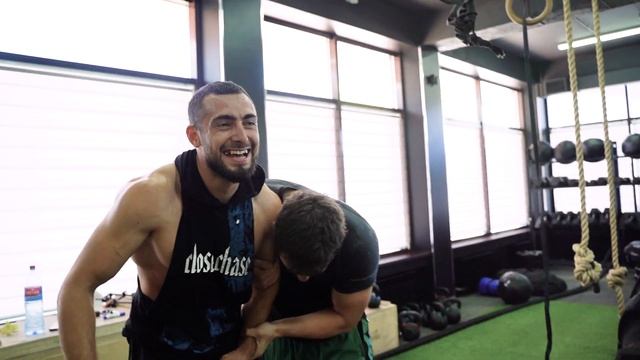 Отжимания с покрышкой смотреть онлайн