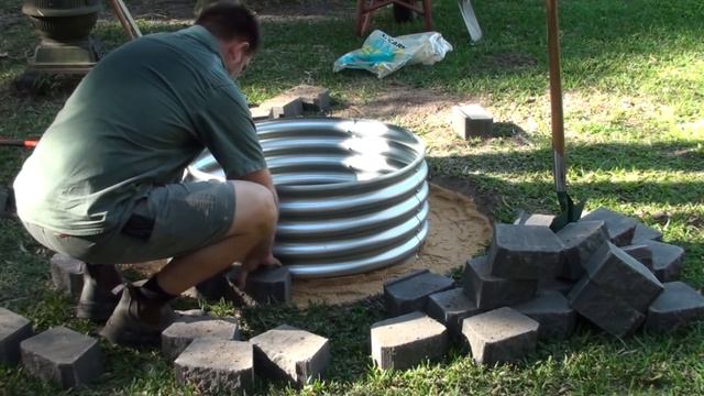 How to Make a Fire Pit Using Retaining Wall Blocks Plus Galvanised Rim смотреть онлайн