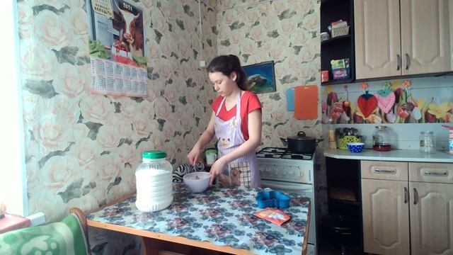 Рита готовит?.\Очень простой и быстрый кекс в микроволновке?. смотреть онлайн