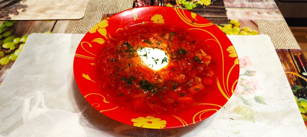 Борщ! Классический борщ в моем варианте!Вкусно,сытно,пальчики оближешь!