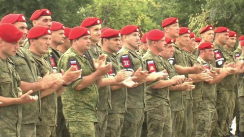 В Грозном вручили награды военным полицейским, вернувшимся из командировки в Сирию