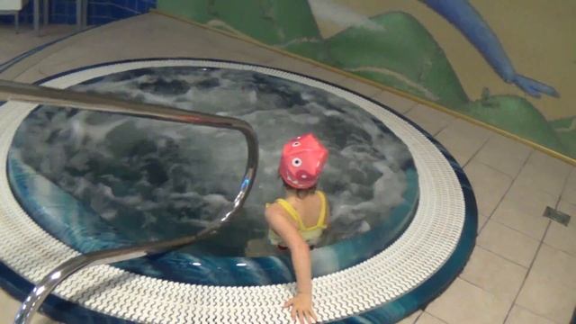 ВЛОГ! Купаемся в Бассейне,? Джакузи! ?Jacuzzi! Отдыхаем в Отеле Мануфактура! ? смотреть онлайн