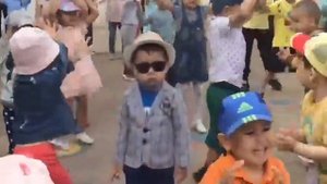 Казахи не танцуют стоя???