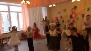 Песня и самые большие слоники