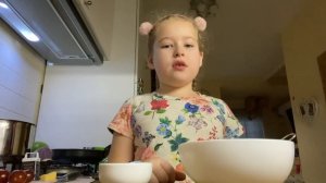 Готовлю завтрак для мамы. Рецепт для детей