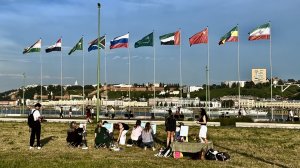 Десять флагов БРИКС на Стрелке. Яхты. Пушистая клумба. Художники. Н.Новгород. 12.06.2024.