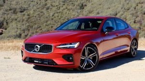 2019 volvo S60 -  мгновенно притягивает ВЗГЛЯД !!