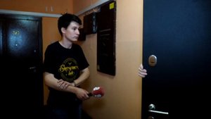 В МНОГОЭТАЖКЕ ПОЧТИ МЕСЯЦ НЕ РАБОТАЕТ ЛИФТ