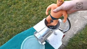 STRETCH ARMSTRONG Против мясорубки