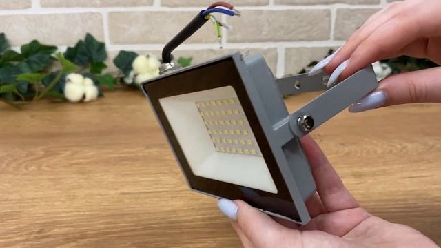 UL 00008356 ULF Q516 50W 6500K IP65 220 240В GREY Прожектор светодиодный Дневной свет6500К Корпус смотреть онлайн