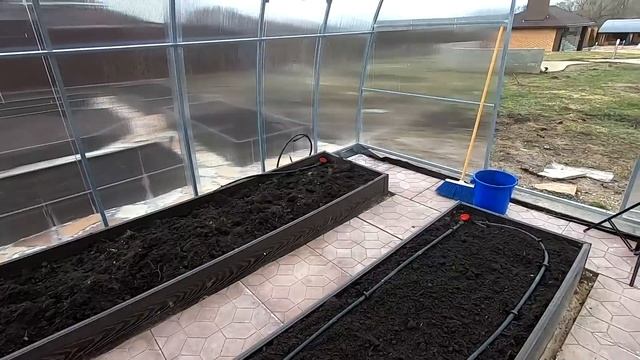 ОТКРЫЛИ СЕЗОН У СОСЕДЕЙ/Теплица к Посадке Готова смотреть онлайн