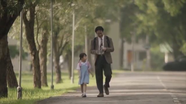 Муж оттолкнул жену, чтобы залезть в спасательную шлюпку. Причина, трогает до слез! смотреть онлайн