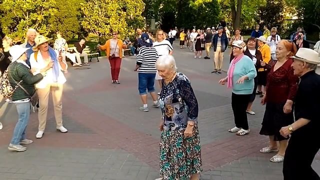 26.05.21 - Танцы на Приморском бульваре - Севастополь - День Предпринимателя - Сергей Соков