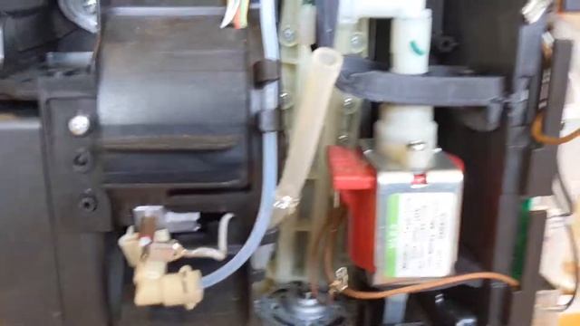 De'Longhi Caffe Corso not pumping water, loud buzzing noise (ESAM2800) смотреть онлайн