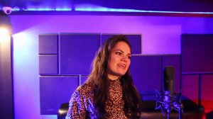 Julia Milows - Там где клён шумит на английском (Синяя птица Maple cover)