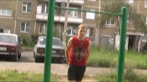 как научится делать смертельный гробик на турнике