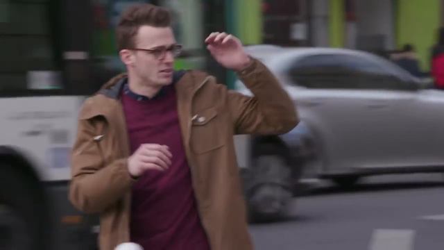 Как в Париже отучают переходить на красный смотреть онлайн