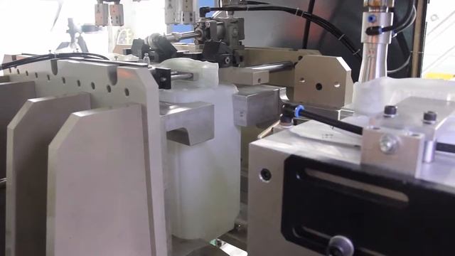 LIN 90 TSI2+2 Евроканистра 20 л (21.3л) 400шт/час смотреть онлайн